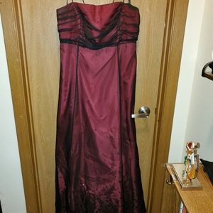 Morgan & Co Prom Dress size 16